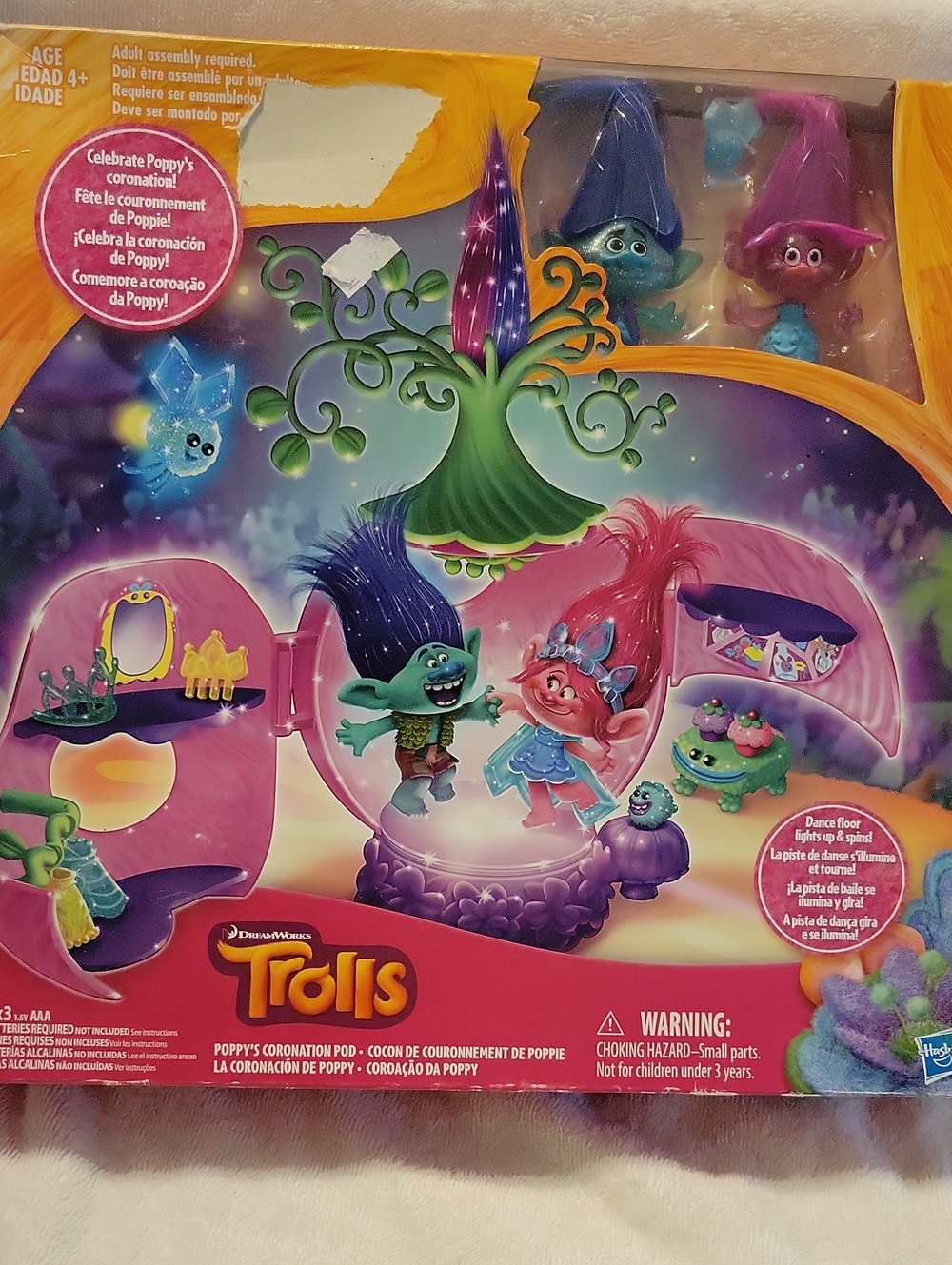DreamWorks Trolls Poppy's Coronation Pod Playset - Pink & Blue